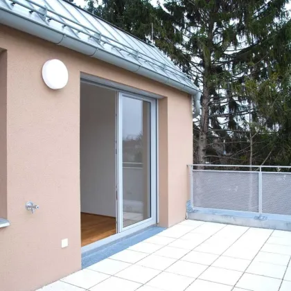 Provisionsfreie Dachgeschoss-Terrassen-Wohnung inkl. Tiefgaragenplatz und flexibler Raumgestaltung in Grünruhelage - Bild 3