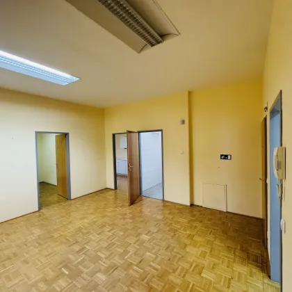 Knittelfeld Kapuzinerplatz: Repräsentative & barrierefreie Büro- oder Praxisfläche im Zentrum – 133m2 plus Terrasse - Bild 2