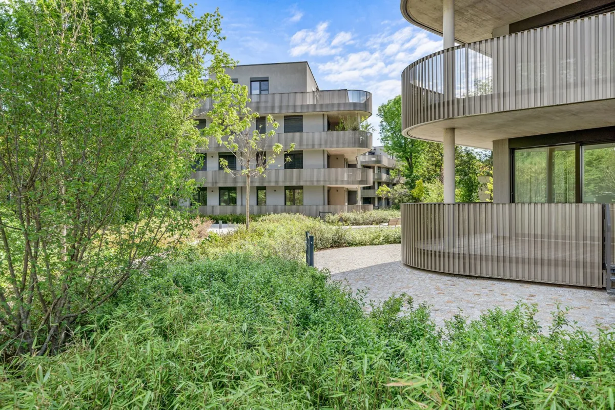 Luxus inmitten grüner Idylle: 2 Zimmer-Terrassentraum im „Private Park Living“ - Bild 1