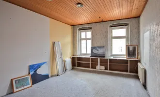 Altbau zum Sanieren in der Neustiftgasse