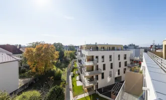 Wunderschöner Erstbezug! Lichtdurchflutete 4-Zimmer-Dachgeschoßwohnung | Tischlerküche | Zwei Bäder | Terrasse mit Weitblick und Privatsphäre