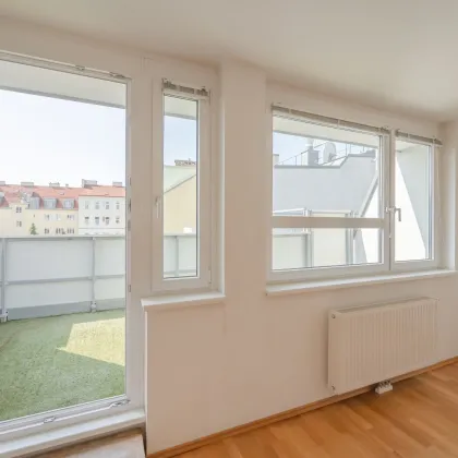 ++NEU++ Tolle 2-Zimmer Dachgeschosswohnung mit Balkon u. Loggia, tolle LAGE in 1080! - Bild 2