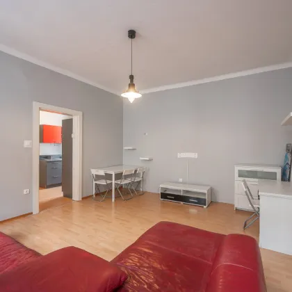 ++KLNB121++ sanierungsbedürftige 2-Zimmer-Wohnung in sehr guter Lage! - Airbnb - Bild 2