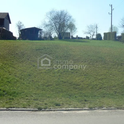 Traumhaftes Baugrundstück in Blindenmarkt: 857 m² mit herrlichem Bergblick! 75.000 € - Bild 2