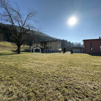 Baugrundstück Göfis, gesamt 1.579 m2, davon sind 500 m2 Bauland bereits verkauft. Flexible Grundstücksteilung des verbleibenden Baugrundstückes von ca. 1.079 m2 möglich (2 weitere von insgesamt 3 Bauparzellen oder gesamte restliche Baugrundstücksfläche). - Bild 3