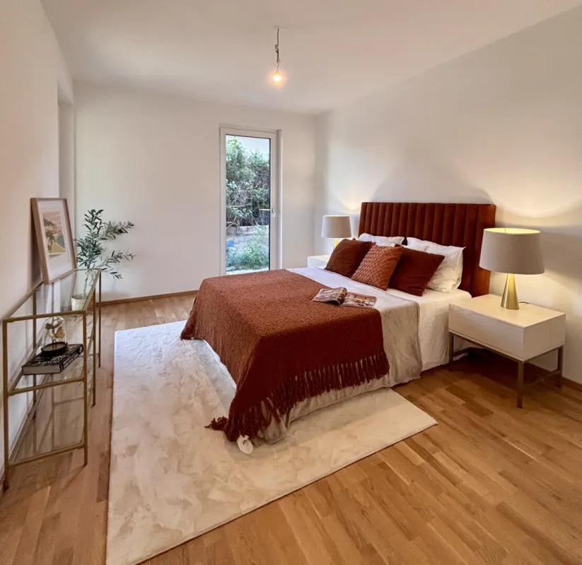 PROVISIONSFREI! Großzügige 4-Zimmer-Wohnung mit Sonnenbalkon & Stil - Bild 1