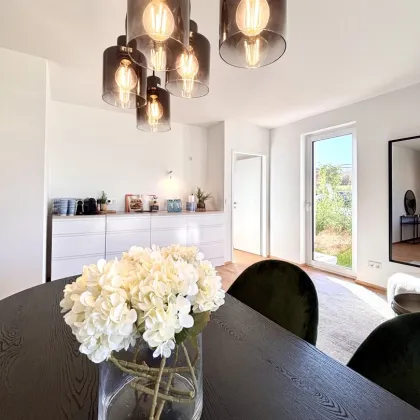 PROVISIONSFREI! Lichtdurchflutete 3-Zimmer-Wohnung | Großzügige Sonnenterrasse | Zugang aus allen Räumen - Bild 2