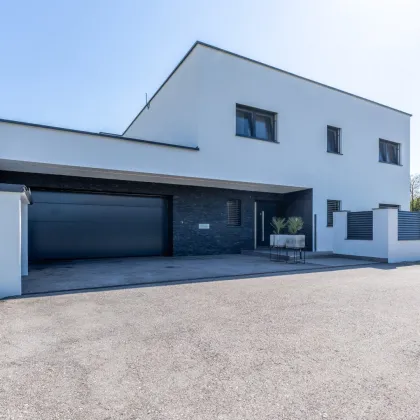 Stilvolle Villa mit architektonischen Details in Seenähe - Bild 3