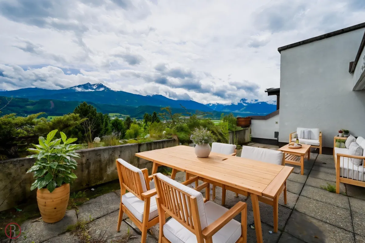 Einzigartiges Penthouse in Innsbruck-Hötting – Traumwohnung mit großer Südterrasse! - Bild 1