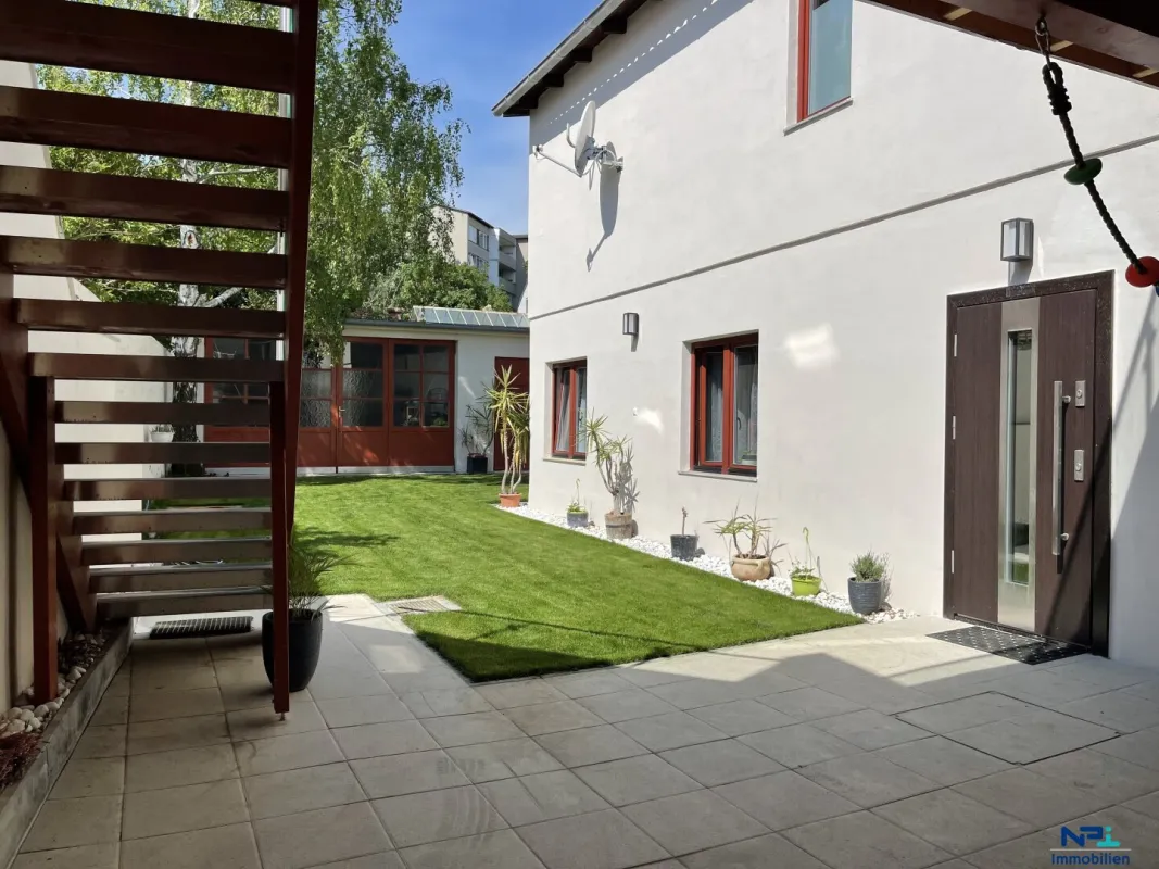 Exklusives Stadthaus in bester Lage Badens – Ihr Traum vom urbanen Wohnen! - Bild 1