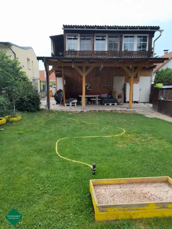 Großzügiges Mehrfamilienhaus - Bild 1