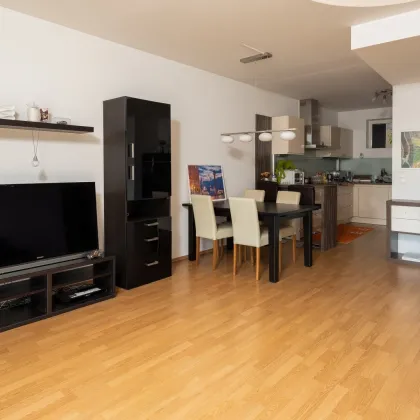 Moderne Wohnung mit Loggia, DAN Einbauküche und Solarenergie - Bild 3