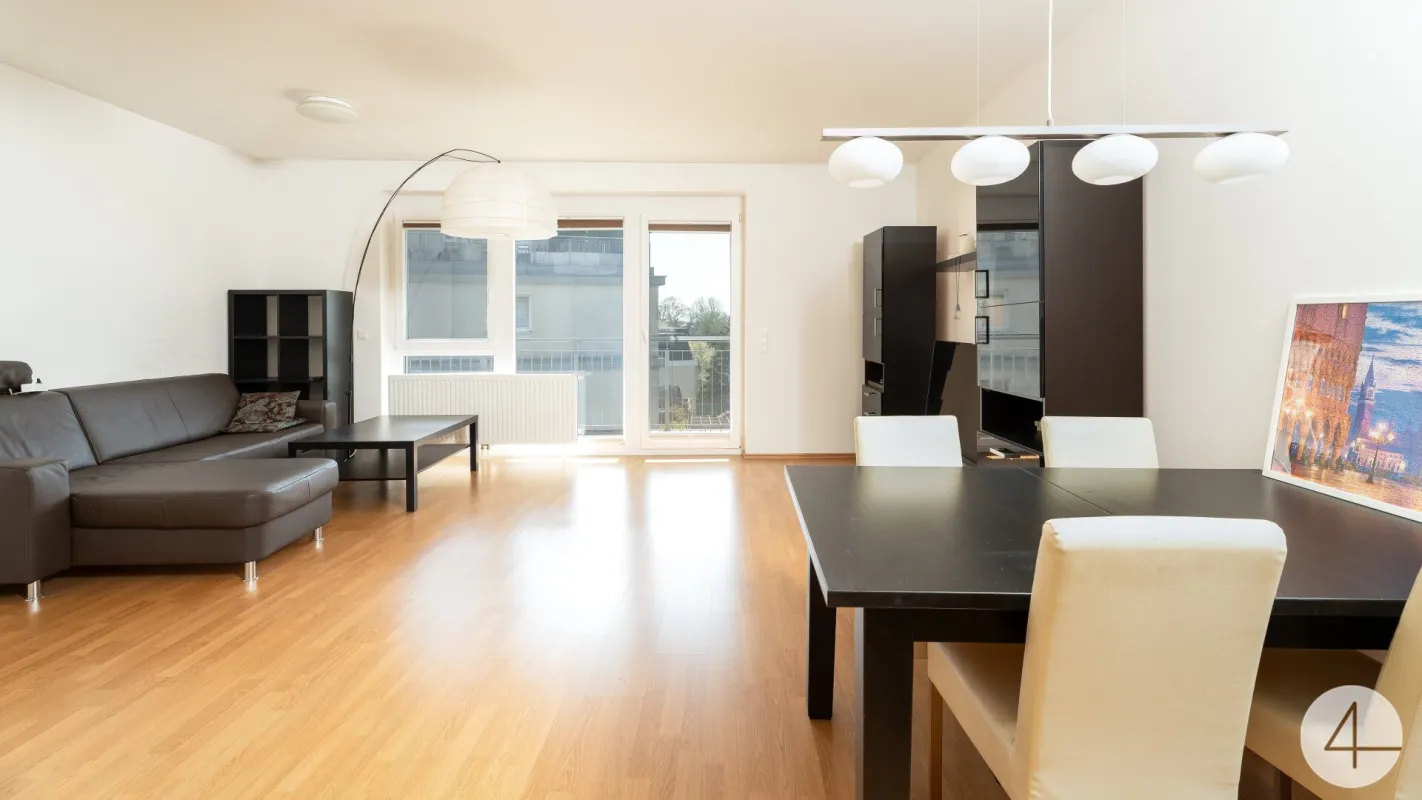 Moderne Wohnung mit Loggia, DAN Einbauküche und Solarenergie - Bild 1