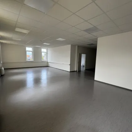 *127 m² Büro in Graz-Straßgang – Toplage nahe Autobahn – provisionsfrei mieten - Bild 2