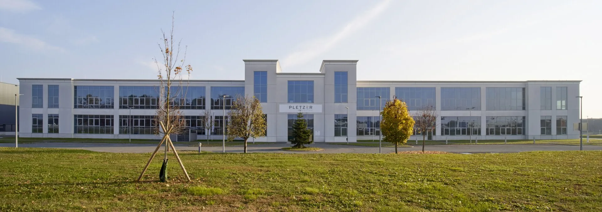 * BÜROFLÄCHEN IN PREMSTÄTTEN -  können einzeln als auch gesamt gemietet werden * - Bild 1