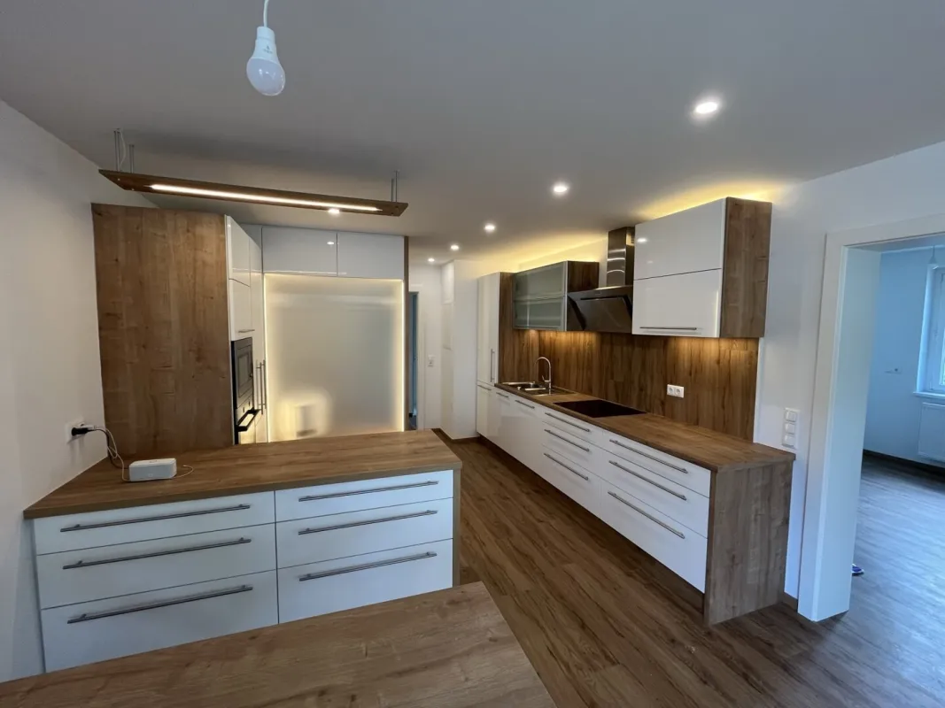 ++Neu sanierte Eigentumswohnung mit moderner Küche und Garage++ - Bild 1