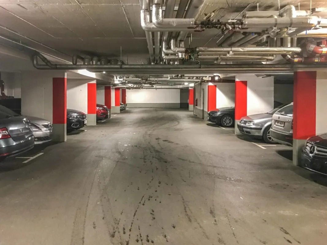 PROVISIONSFREI VOM EIGENTÜMER! TIEFGARAGENPLATZ NÄHE U3 SIMMERING! - Bild 1