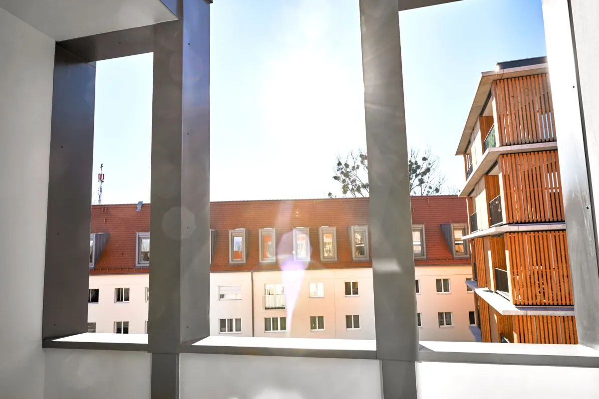 Lichtdurchflutete Penthouse Dachgeschoßwohnung mit Panorama-Blick (provisionsfrei) - Bild 1
