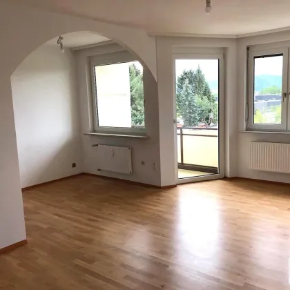 K3 - WUNDERSCHÖNE TOP SANIERTE EIGENTUMSWOHNUNG, Bestlage Spitalberg, neuwertig, Südbalkon mit wunderbarem Ausblick auf Klagenfurt und die Karawanken. - Bild 2