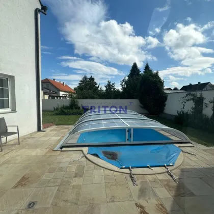 NEUER PREIS - Exklusives Einfamilienhaus mit Pool-Oase – Stilvoller Wohntraum auf 591 m² Grund - Bild 2