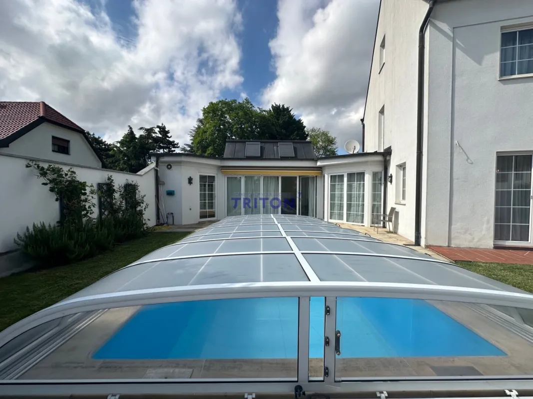 NEUER PREIS - Exklusives Einfamilienhaus mit Pool-Oase – Stilvoller Wohntraum auf 591 m² Grund - Bild 1