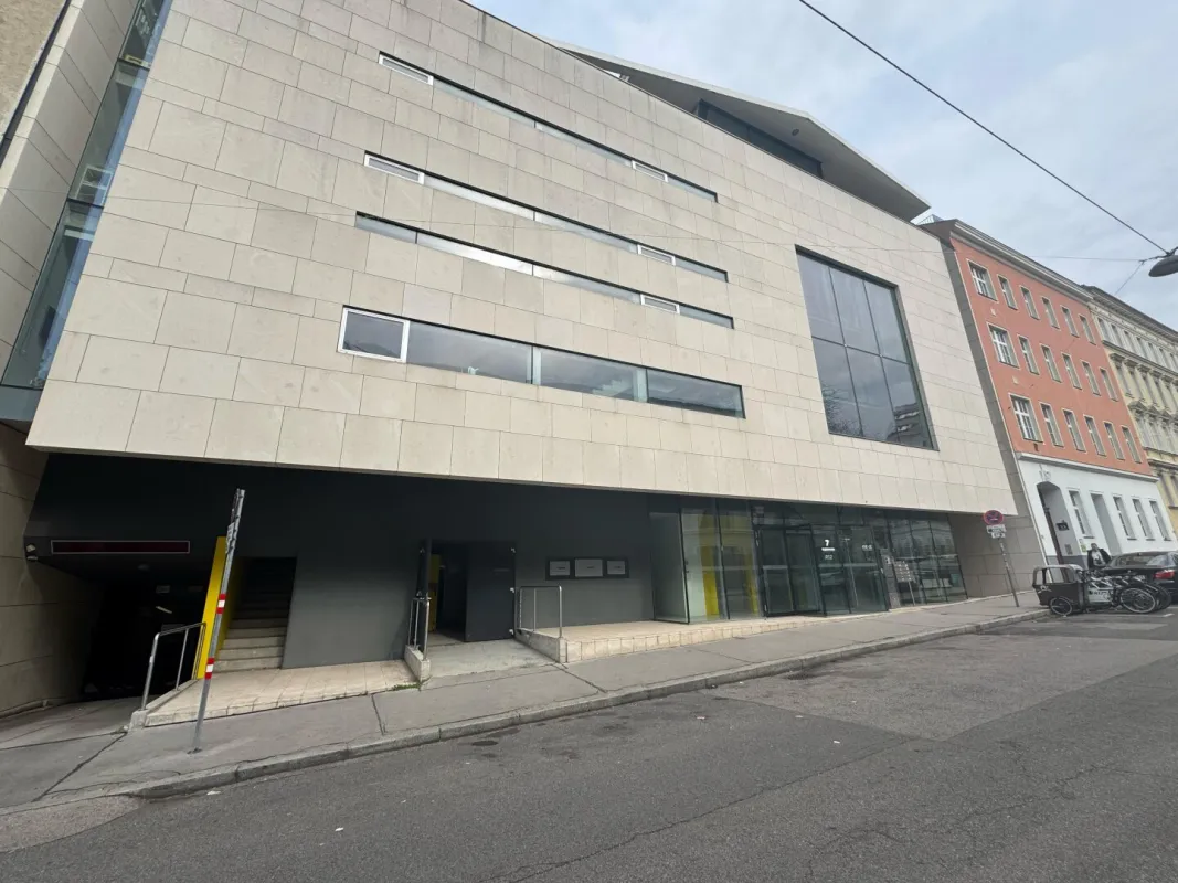 Moderne Büroflächen mit Terrassen und Top-Anbindung - Bild 1