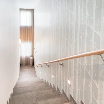 Exklusives Penthouse mit 145 m² Terrassen und Panoramablick im eleganten Hietzing. Inkl. Liftzugang und Tiefgarage. - Bild 2