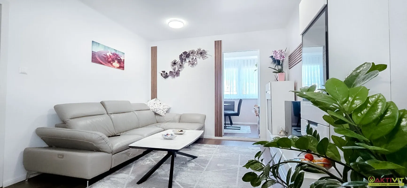 Moderne 3-Zi-Wohnung im 8. Stock. - Mit Parkplatz und Fernblick. - Bild 1