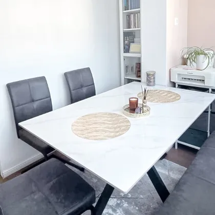 Moderne 3-Zi-Wohnung im 8. Stock. - Mit Parkplatz und Fernblick. - Bild 3