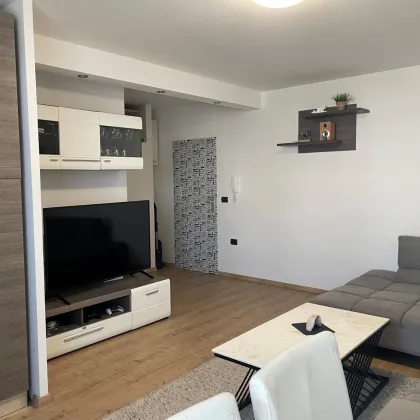 Kleine, gemütliche, möblierte Wohnung mit Balkon in zentraler Lage in Salzburg - Bild 2