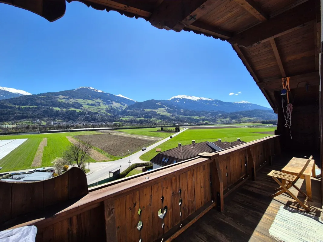 Wald vor der Tür, Berge im Blick - Bild 1