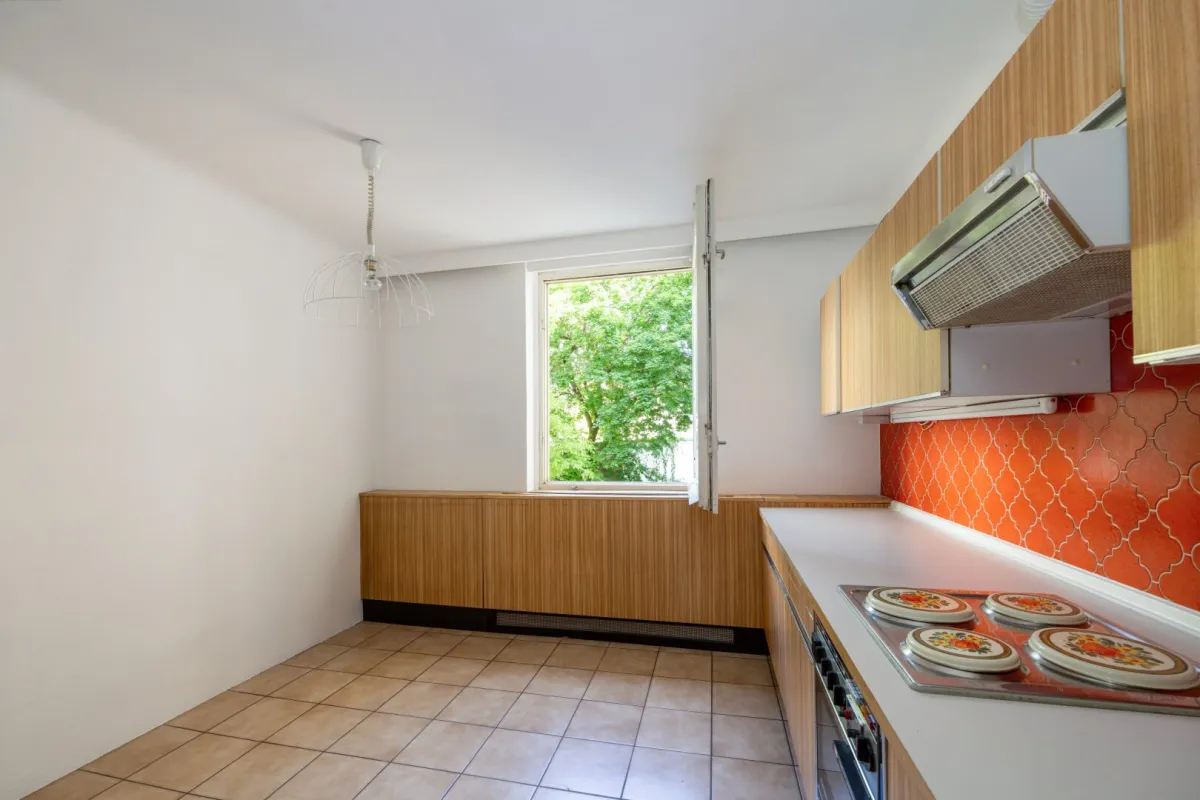 Einzigartige Lage: Lichtdurchflutete 102 m² Wohnung mit großem Wohnsalon - Bild 1