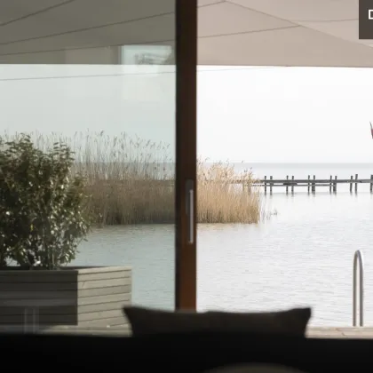 | EINZIGARTIGES LUXUS-SEEHAUS IN ALLEINLAGE DIREKT AM SEE | VOLL-MÖBLIERT | SÜDWESTSEITIG - Bild 3