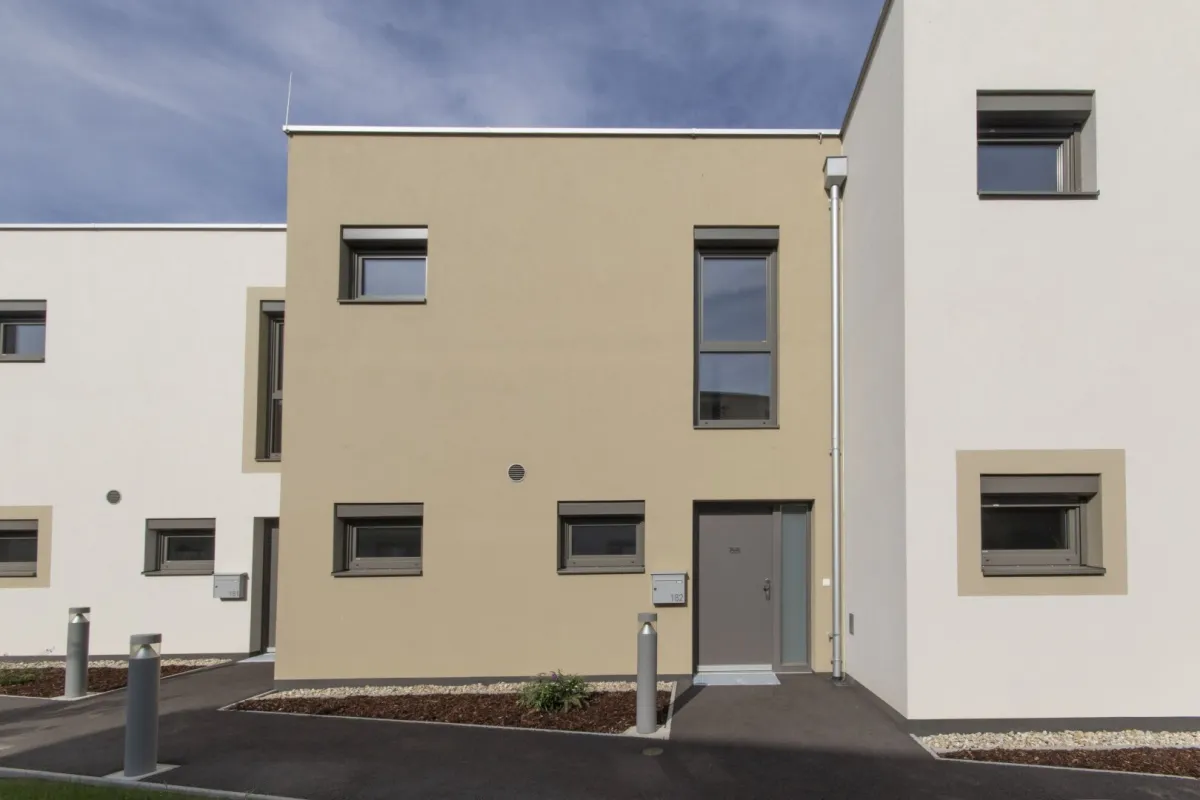 Wunderschönes Reihenhaus mit großzügigen Freiräumen - Bild 1