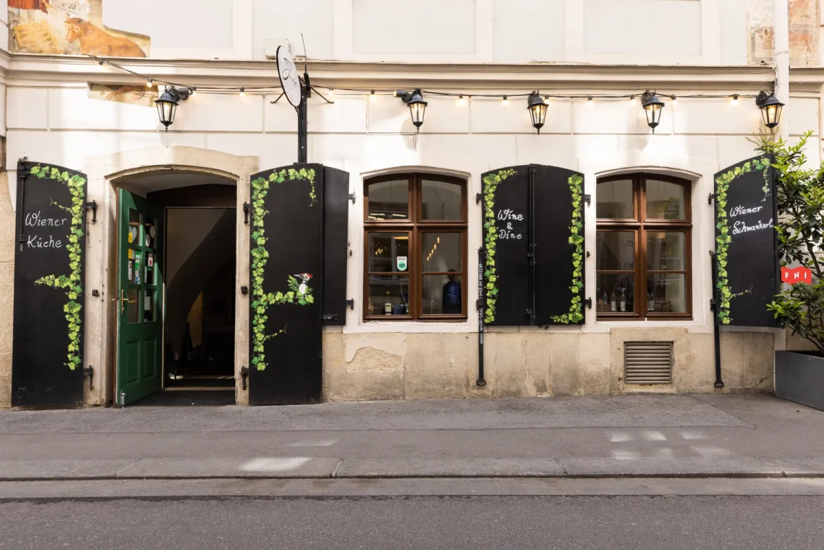 Hauben Lokal in bester Innen Stadt Lage + 100m2 Winebank Potential / Miete mit Kaufoption - Bild 1