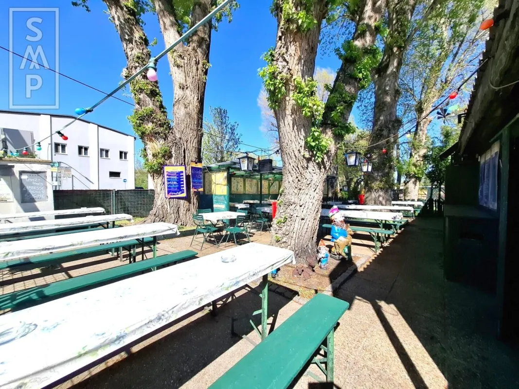 Traditionsreiches Imbisslokal mit Stammkundschaft & Gastgarten - Bild 1