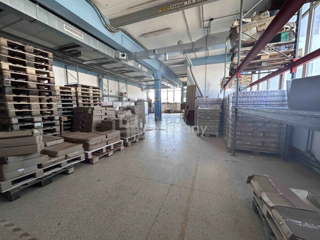 Attraktives (Gewerbe-)Lager mit Lastenlift, Büro und Parkplätze (OG, 234qm) - Bild 1