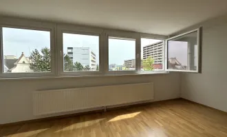 Großzügige 1 Zimmer Wohnung | ca. 58 m² Wohnfläche | Einbauküche | 2022 renoviert | Spitalgasse