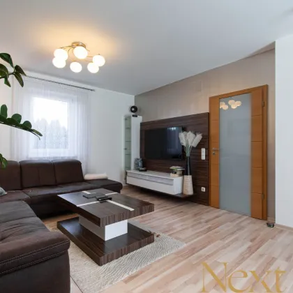 Hochwertiges Einfamilienhaus mit Garage, Pool und gepflegtem Eigengarten in Traun zu verkaufen! - Bild 3