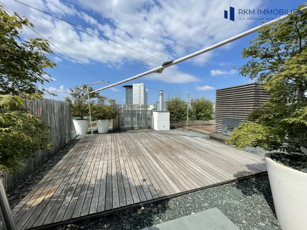 Neuwertiges PENTHOUSE mit 3 Terrassen mitten in Wien - Bild 1