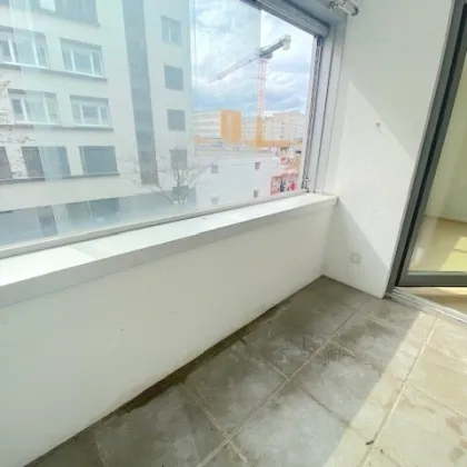 BAURECHTSEIGENTUM! PROVISIONSFREIE 2-ZIMMER WOHNUNG MIT WINTERGARTEN BEIM UKH LORENZ BÖHLER! - Bild 2