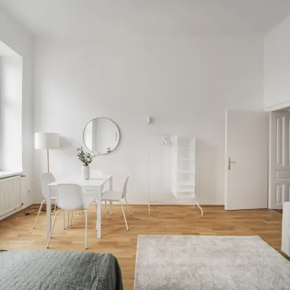 RETRO-CHIC II ALTBAUWOHNUNG MIT EIGENGARTEN IM INNENHOF II AIRBNB oder SELBST EINZIEHEN II SOFORT NUTZBAR II NÄHE U6/AKH/VOLKSOPER/WUK - Bild 2