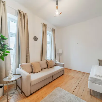 RETRO-CHIC II 2 ZIMMER ALTBAUWOHNUNG II 2. OG MIT LIFT II  ca. 63m²  EIGENGARTEN II AIRBNB oder SELBST EINZIEHEN II SOFORT NUTZBAR II NÄHE U6/AKH/VOLKSOPER/WUK - Bild 2