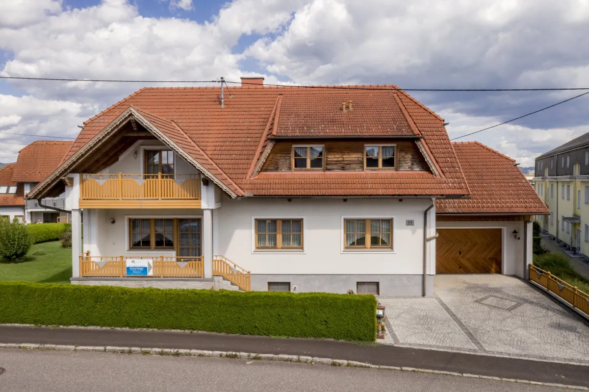 Viel Platz zum Wohnen und Arbeiten – sehr gepflegtes Zweifamilienhaus in Toplage von Pregarten - Bild 1