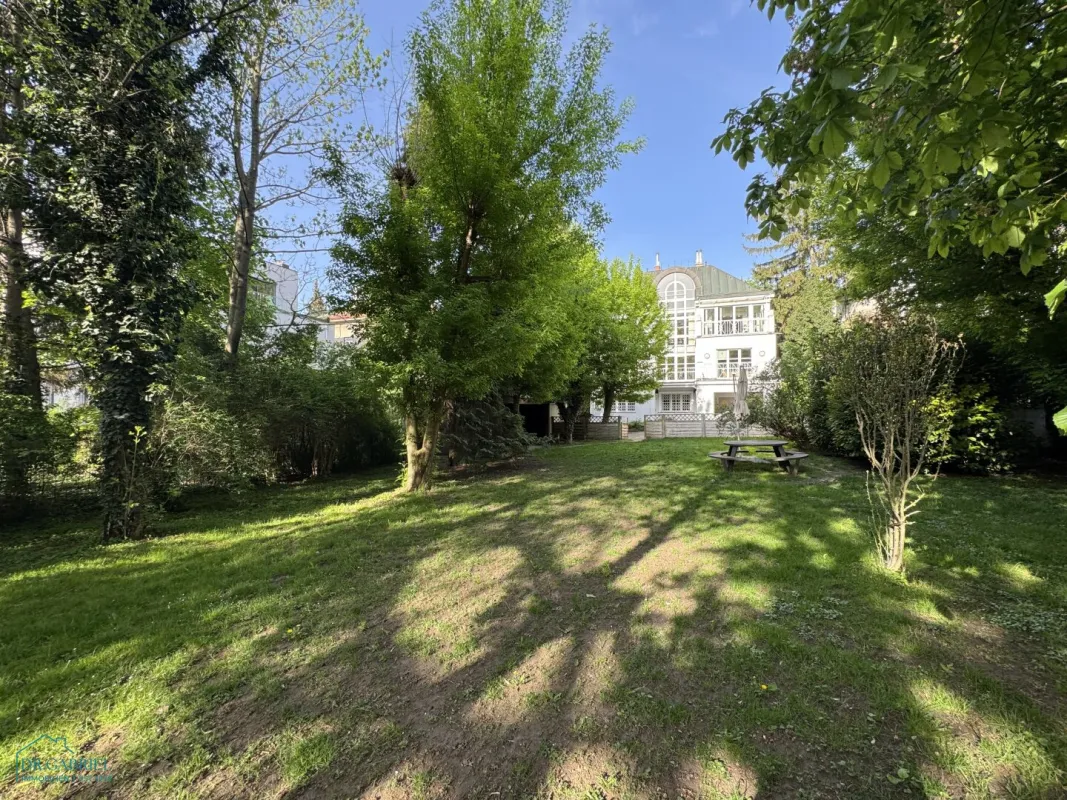 VILLA MIT GROSSEM GARTEN IN ZENTRALER DÖBLINGER LAGE - Bild 1