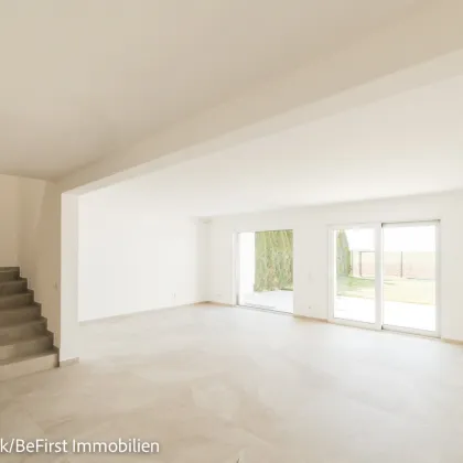 Neu: Phantastische Ausstattung und großzügige Raumaufteilung mit unverbaubarem Grünblick - Bild 2