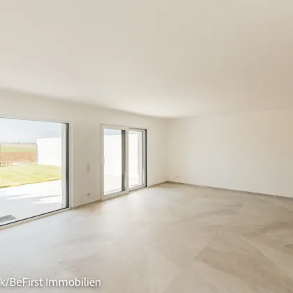 Neu: Phantastische Ausstattung und großzügige Raumaufteilung mit unverbaubarem Grünblick - Bild 3