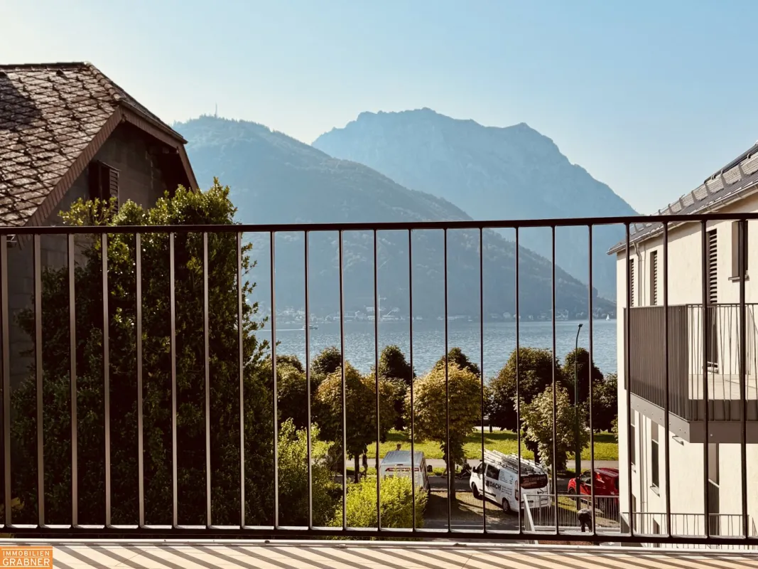 Stilvolle 4-Zimmer-Architektenwohnung mit großzügigem Wohngefühl in Gmunden - Bild 1