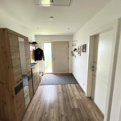 Bungalow in Aurach am Hongar: 4 Zimmer, Garage & viel Platz ! - Bild 3