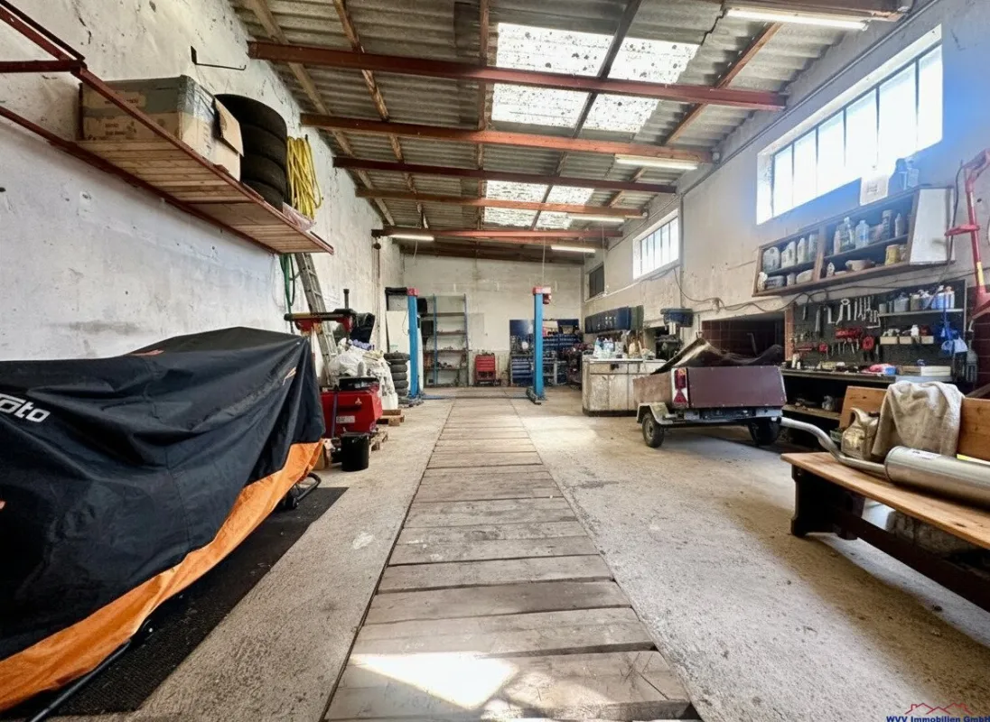 Familienidylle trifft Handwerkertraum - charmantes Haus mit Profiwerkstatt, Hebebühne & großem Garten - Bild 1